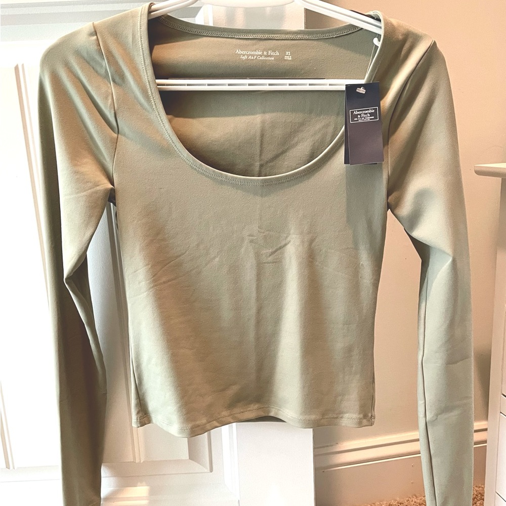 COPY - Abercrombie & Fitch seamless long sleeve NWT